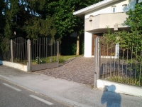 motore su cancello a battente