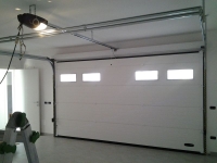portone sezionale installato