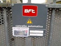 Cancello scorrevole riparato