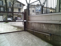 DOPO: Installazione motori per cancello battente